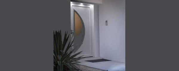 Porte d'entrée en PVC